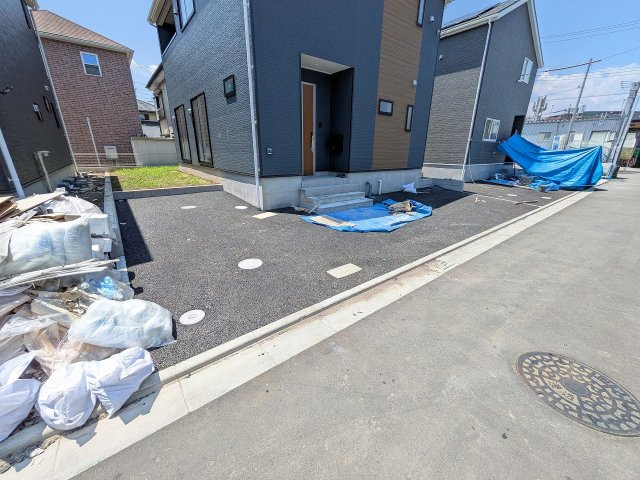 八王子市　泉町　新築一戸建て　２６期の駐車場|～2台駐車可能カースペース～