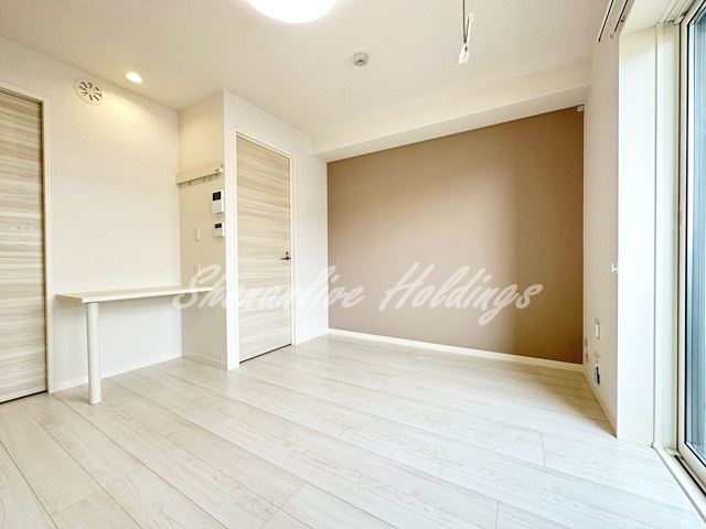 の賃貸マンションの寝室|白基調の落ち着いた寝室♪