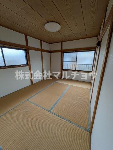 東山戸建ての和室|柔らかい畳が心地よい和室