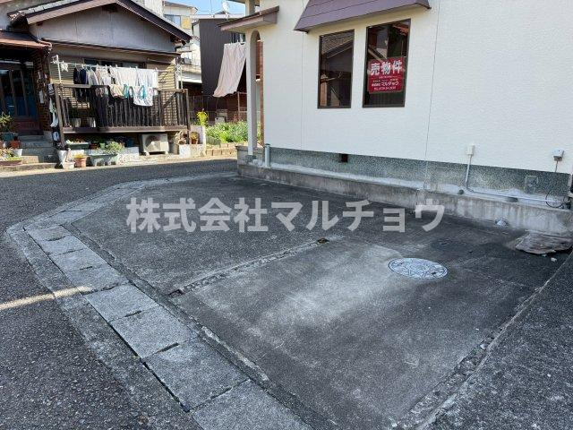 東山戸建ての駐車場|駐車場があります