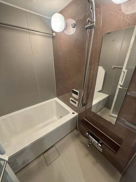 プレサンスレイズ桜山EASTの浴室