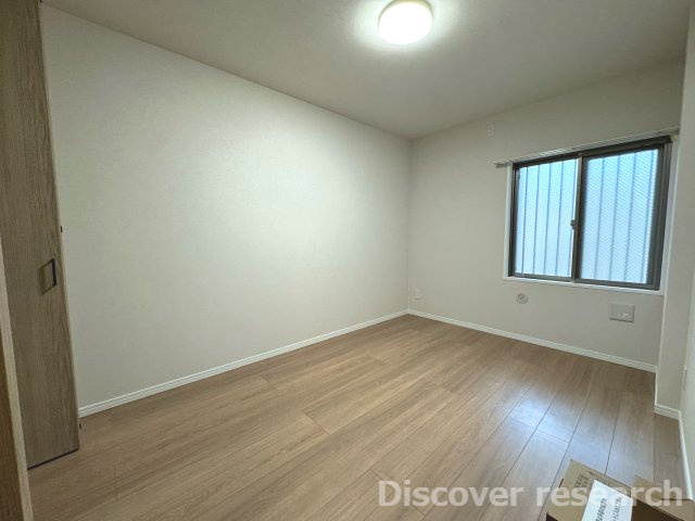 エレンシア立川トレスの洋室