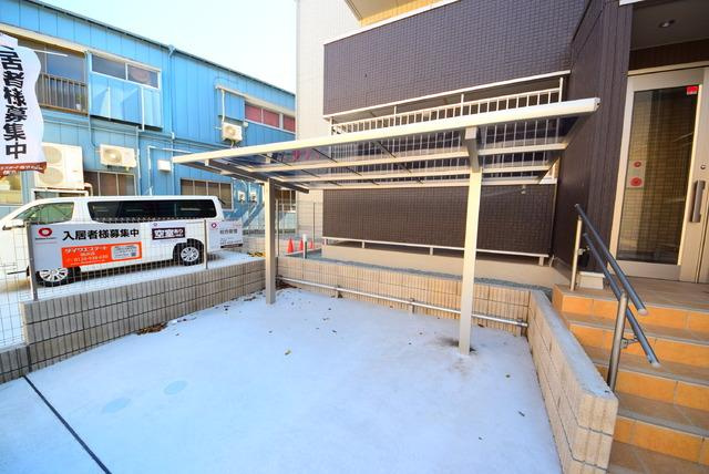 コート港南中央の駐車場