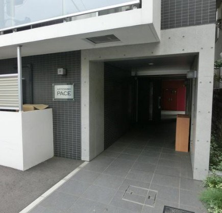 杉並区高円寺北２丁目の賃貸マンションのエントランス