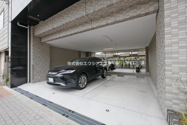 エスリードレジデンス大阪天王寺の駐車場