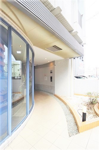 BGC難波タワーのエントランス