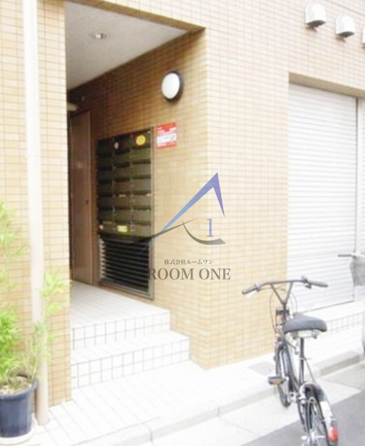 石塚マンションのエントランス|エントランスです。