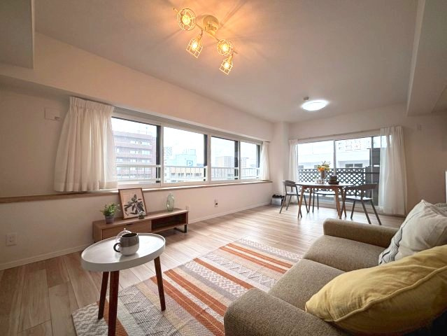 ガーデンヒルズラモード白石ステーションの居間・リビング