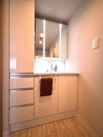 ガーデンヒルズラモード白石ステーションの独立洗面台