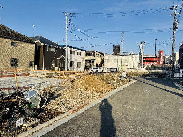 八王子市　泉町　新築一戸建て　２６期の前面道路含む現地写真|～北東側5ｍ道路に面しています～