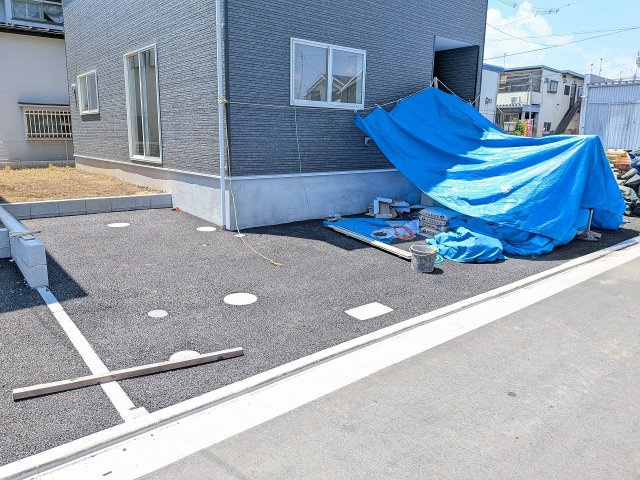 八王子市　泉町　新築一戸建て　２６期の駐車場|～2台駐車可能カースペース～