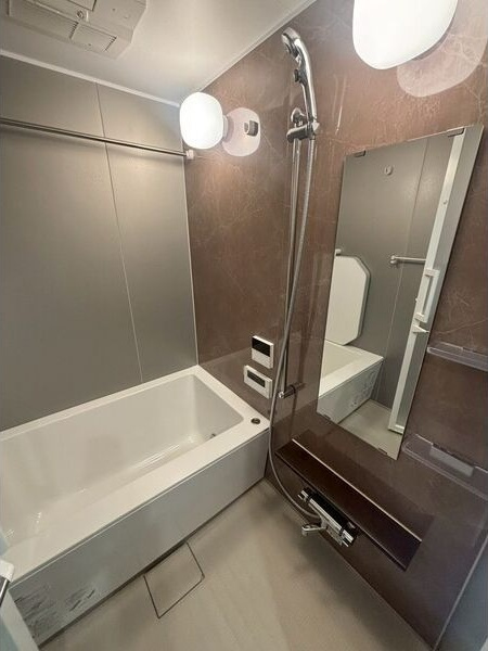 プレサンスレイズ桜山EASTの浴室