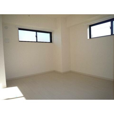 ルシェリオの寝室|2面採光の洋室♪