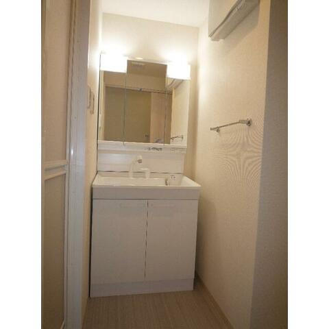 ルシェリオの洗面所|三面鏡洗面台♪