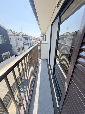 三郷市戸ケ崎3丁目　中古戸建のバルコニー|東向きのバルコニーです
