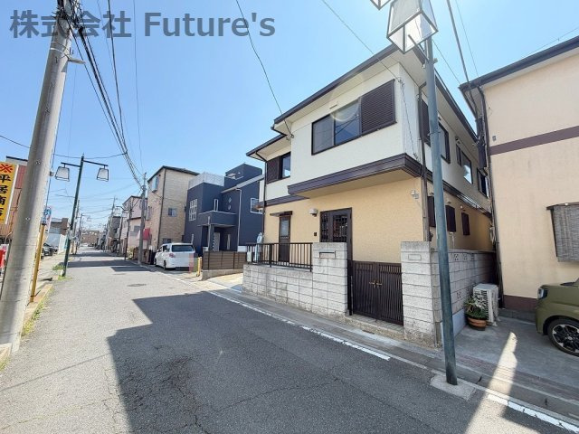 三郷市戸ケ崎3丁目　中古戸建の前面道路含む現地写真|前面道路含む現地写真です。