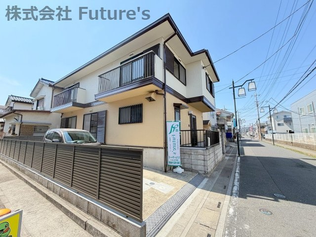三郷市戸ケ崎3丁目　中古戸建の前面道路含む現地写真|前面道路含む現地写真です。