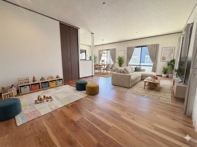 三郷市戸ケ崎3丁目　中古戸建の居間・リビング|現況の物件写真にCGによる画像処理を行っています。家具、家電、小物、カーテン等はイメージはCGです。