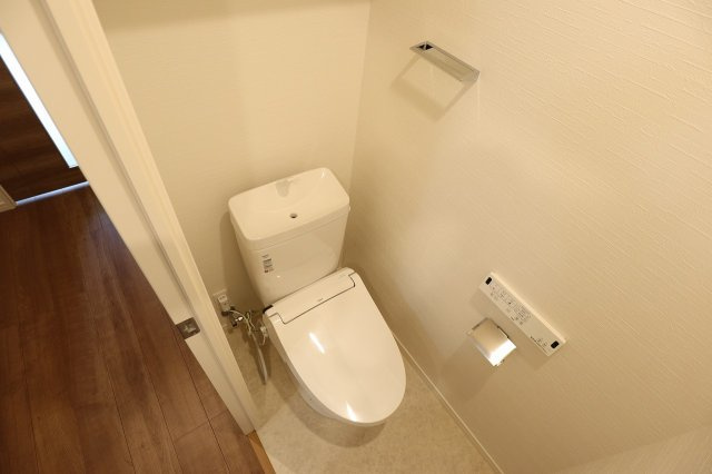 ラ・シック　サヴォイ　5階のトイレ|別号室のものになります。現状優先。