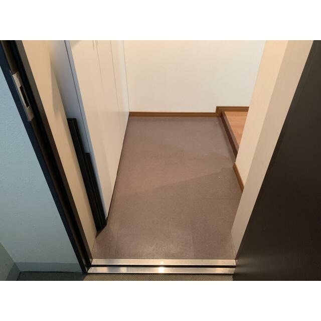 ヴェントラーレ千駄木の玄関