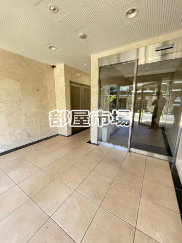 ヴェントラーレ千駄木のエントランス