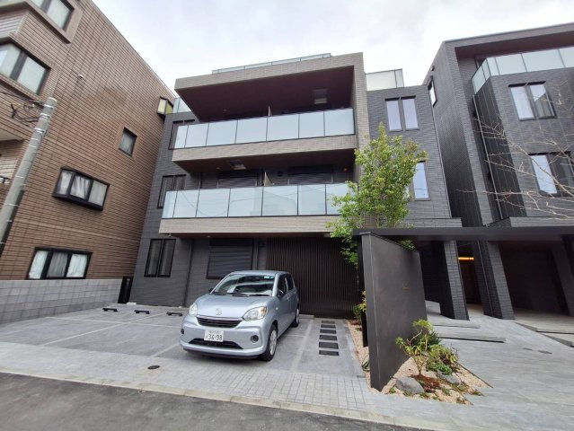 Ｅａｓｔ　ｓｅｄｏｎａのエントランス