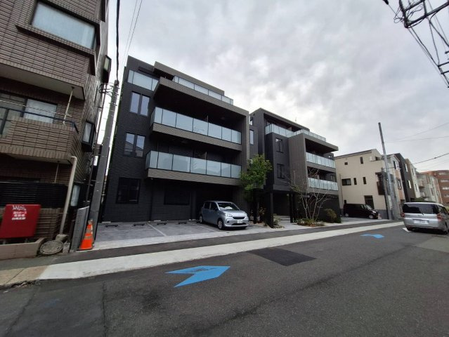 Ｅａｓｔ　ｓｅｄｏｎａの駐車場