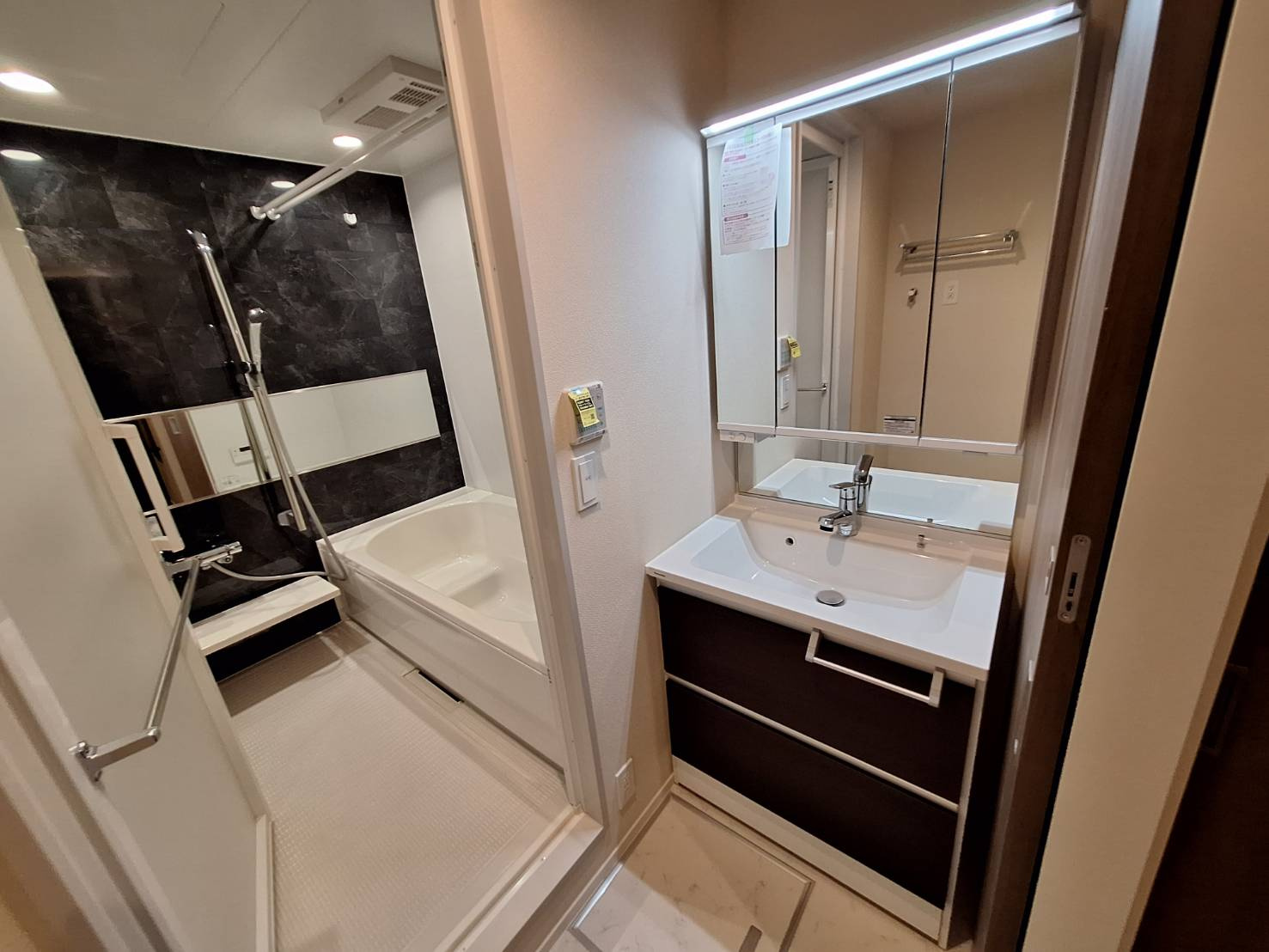 Ｅａｓｔ　ｓｅｄｏｎａの浴室