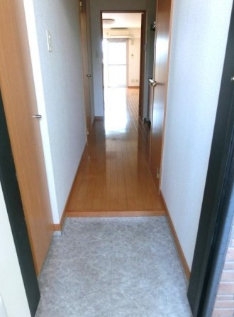 プチコートの玄関