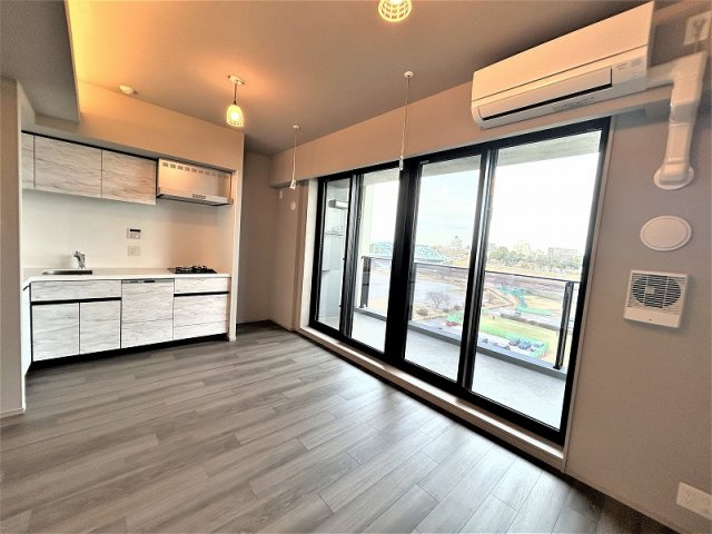 ブランシエスタ新丸子リバーフロントの居間・リビング