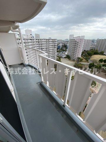 京成サンコーポ浦安C棟のバルコニー|開放的で明るい空間を演出してくれるバルコニーです