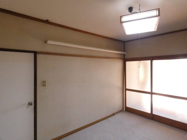 桂３－２０－１店舗・事務所の洋室