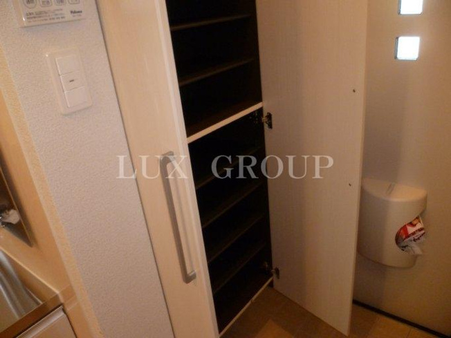 【玄関】 | スペチアーレ平岡