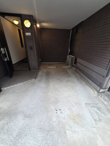 ヴィラ新大塚の駐車場