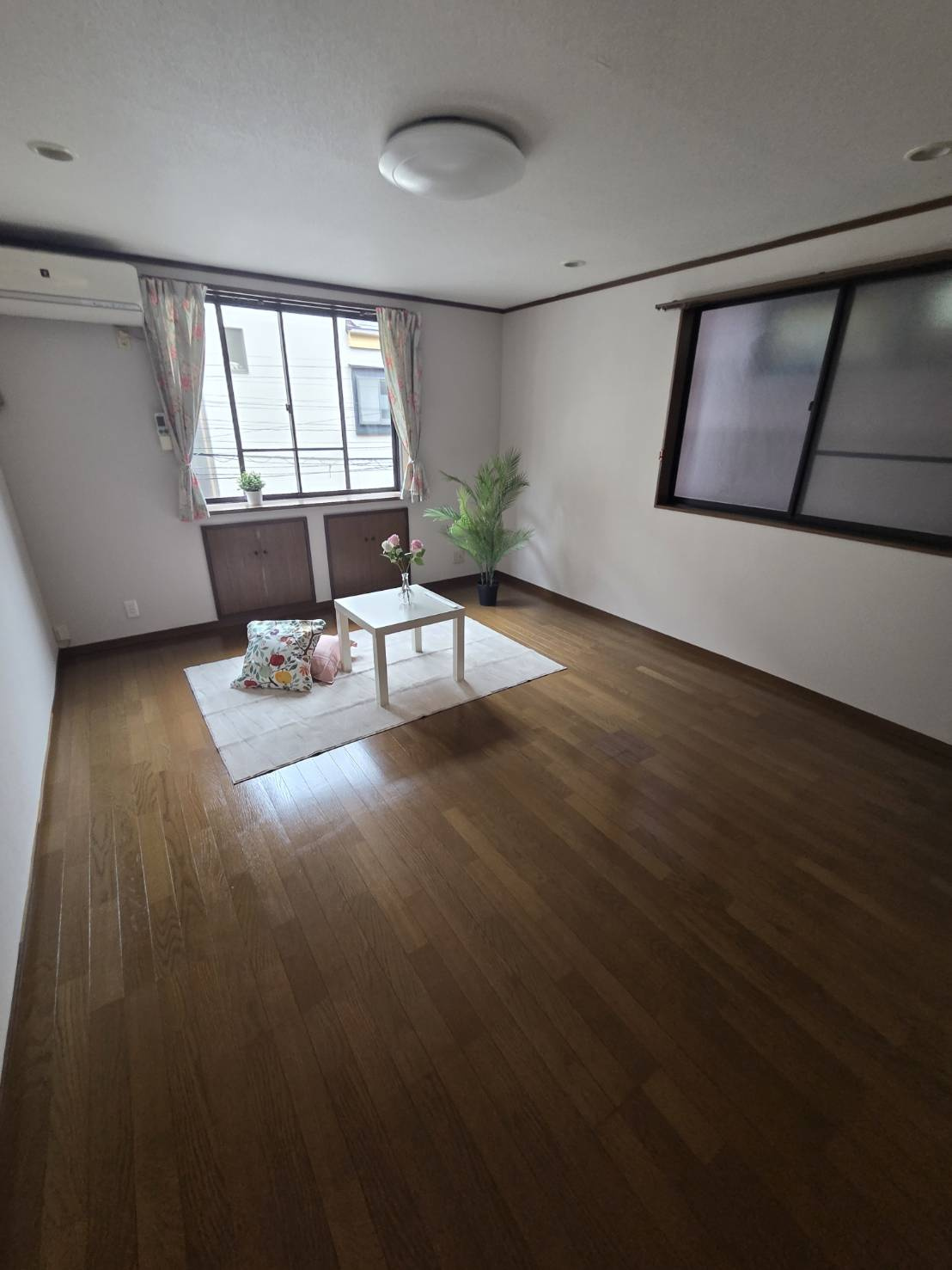 ヴィラ新大塚の居間・リビング