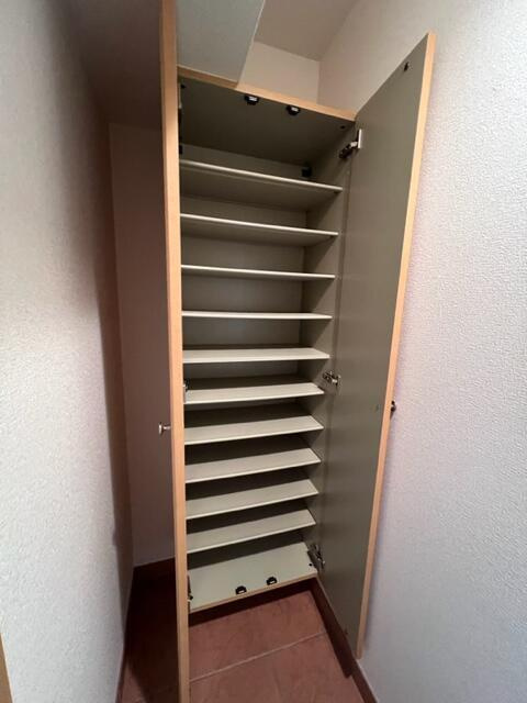 熊本市中央区上京塚町の賃貸マンションの玄関