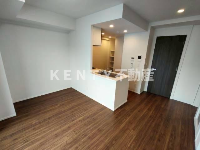 【居間・リビング】 | Ｇａｒｄｅｎ　Ｘａｖｉｓ南蒲田 | こちらのリビングで趣味の時間をお楽しみください