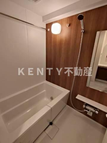 【浴室】 | Ｇａｒｄｅｎ　Ｘａｖｉｓ南蒲田 | 落ち着いた空間のお風呂です