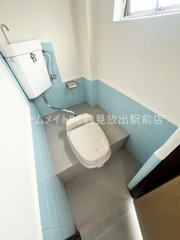 東大阪市稲田本町１丁目の賃貸マンションのトイレ