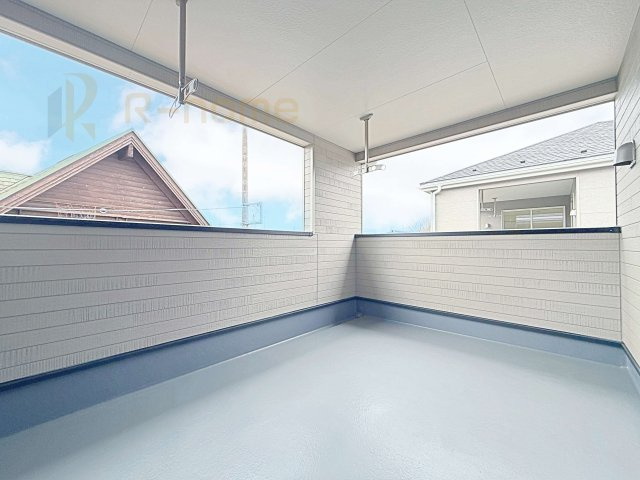 常陸大宮市姥賀町第3　新築戸建て　2号棟のバルコニー|急な雨でも安心のインナーバルコニー♪忙しいご夫婦も大満足♪