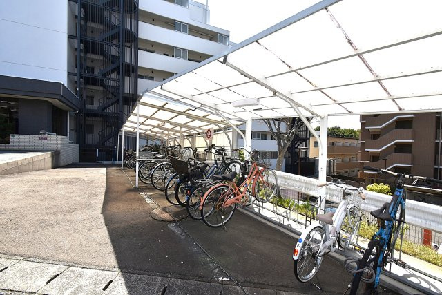 ハイツ葉山の駐輪場