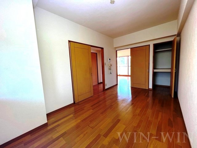 アネシスサイトウの洋室