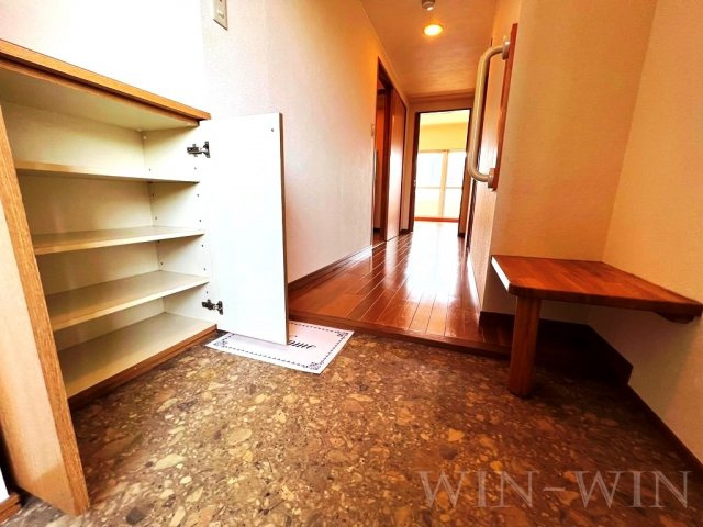 アネシスサイトウの玄関