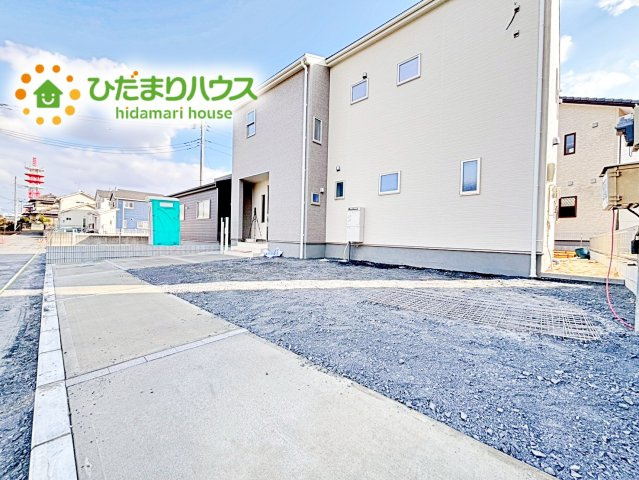 【駐車場】 | 石岡市府中第1　新築戸建　2号棟 | 時間がない時もらくらくと車の出し入れができる並列駐車場を完備！！