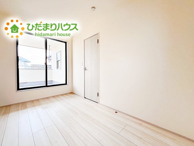 【洋室】 | 石岡市府中第1　新築戸建　2号棟 | バルコニーに面している居室なので、自然と光が差し込みます。