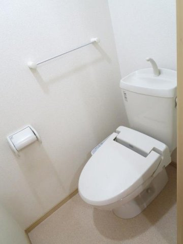 セレブリティ　Ｃのトイレ|落ち着いたトイレです