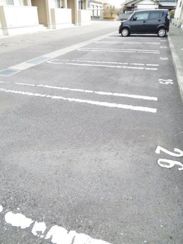 セレブリティ　Ｃの駐車場|駐車スペースもあります