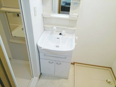 【洗面所】 | ケンオークニ | 洗面台です。