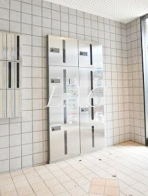 【その他共用部分】 | フロリーレン・セキ | 宅配ボックスです。