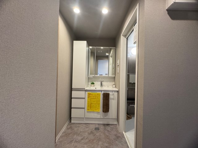 フローレンス加治屋町の独立洗面台|朝の身支度には欠かせない独立洗面化粧台